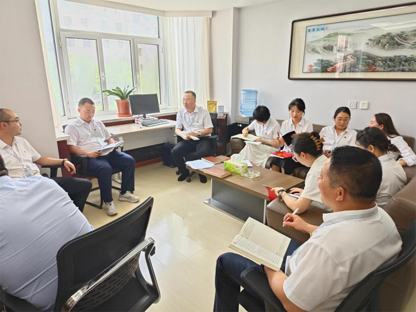 【神康新聞】甘肅神康醫(yī)藥科技有限公司支部開展主題教育圍讀會