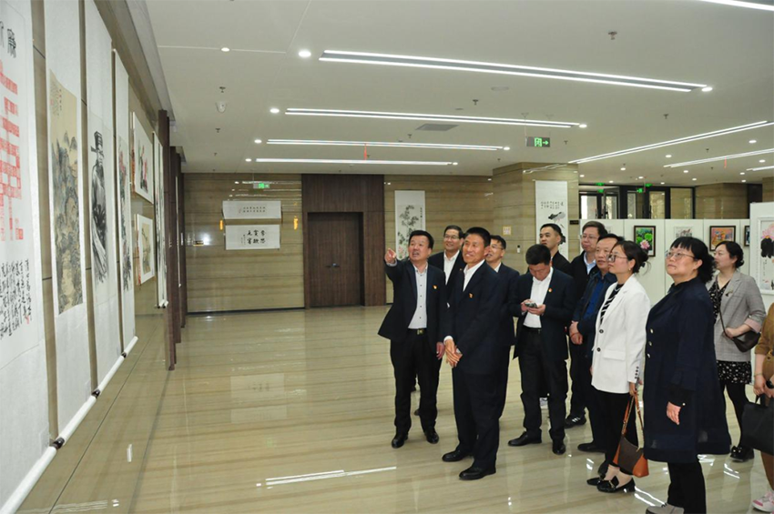 【集團(tuán)要聞】集團(tuán)公司紀(jì)檢監(jiān)察干部到甘肅工程咨詢集團(tuán)參觀廉潔文化作品展