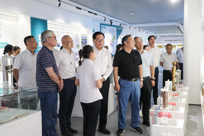 蘇州工業(yè)園區(qū)科創(chuàng)企業(yè)家考察團到隴神戎發(fā)考察調研